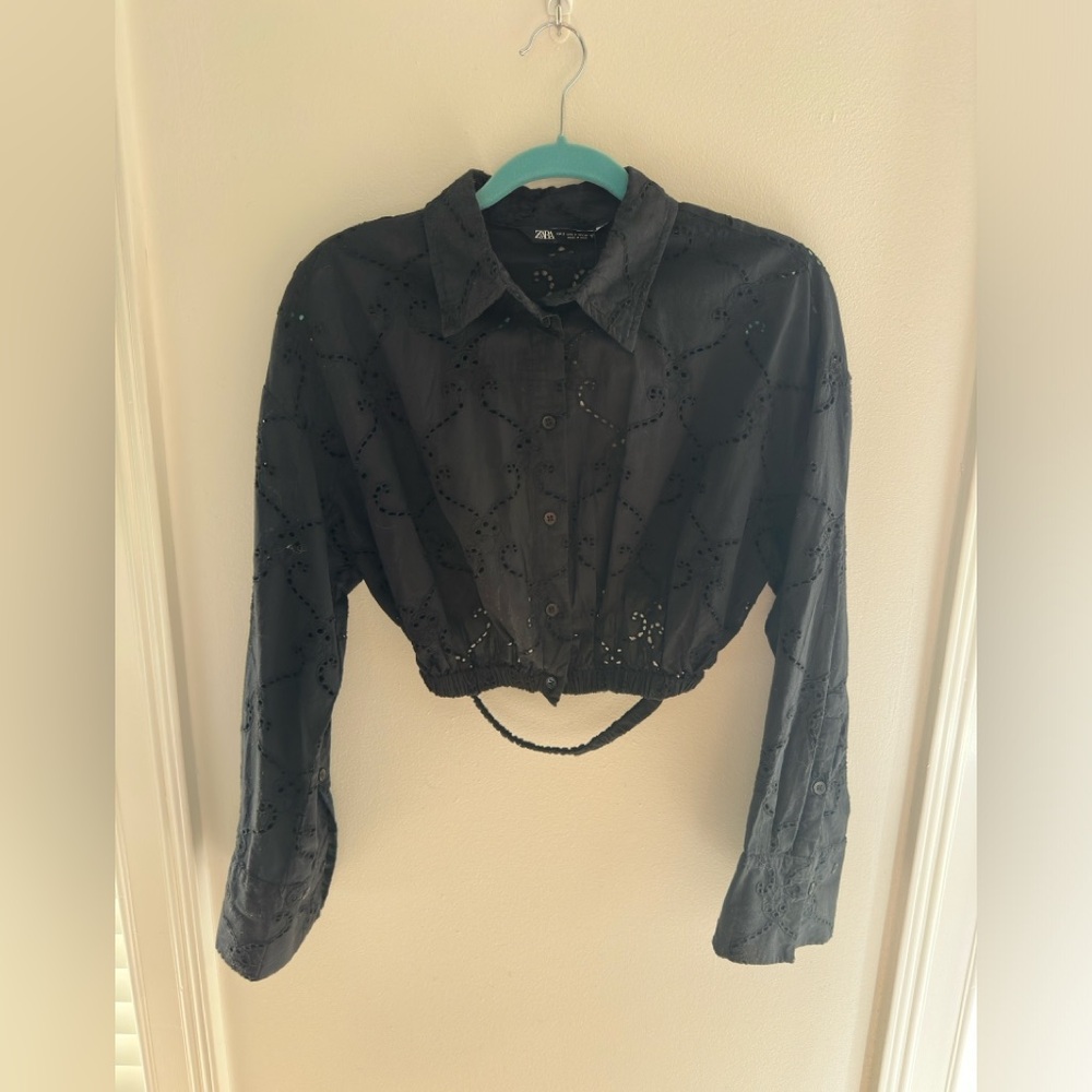 NWT Zara Black Eyelet Crop Button Down - Size Small